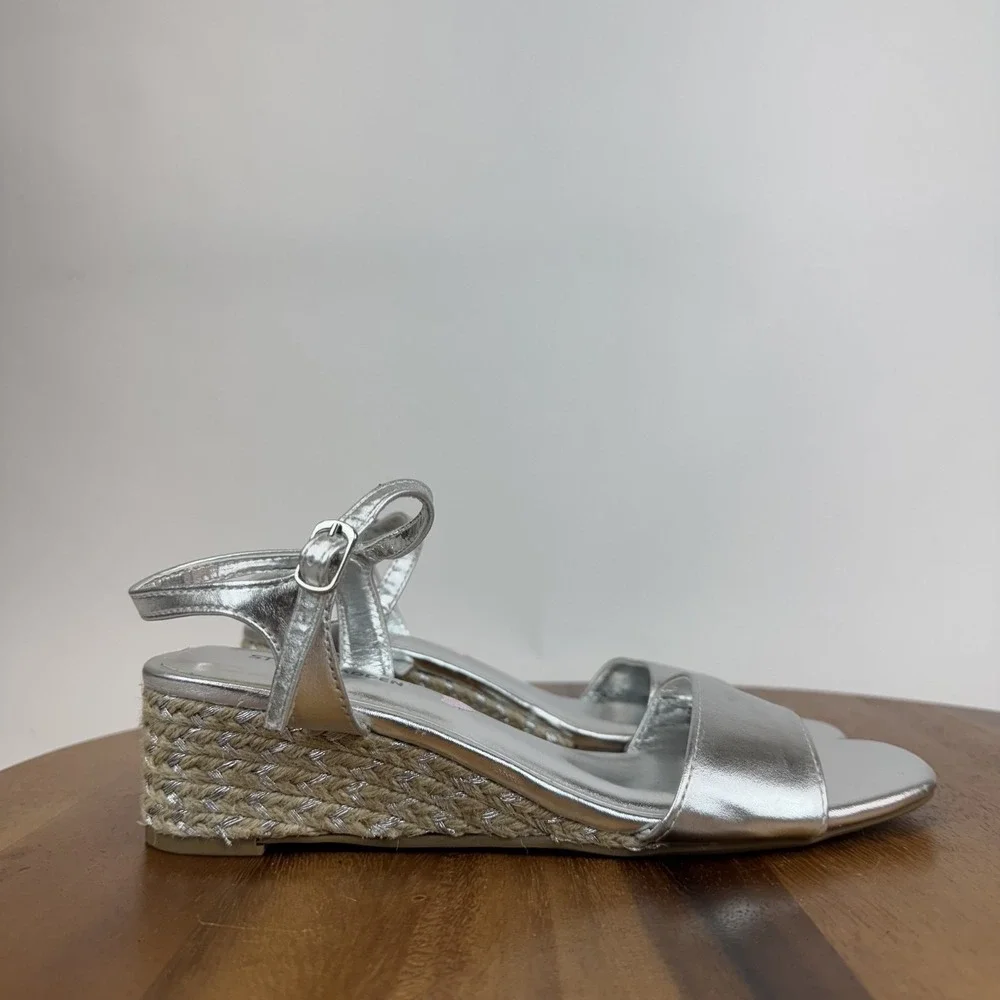 New Big Kids Steve Madden JLastly‎ Silver Espadrille Wedge Sandals Size 5 Y NWOB